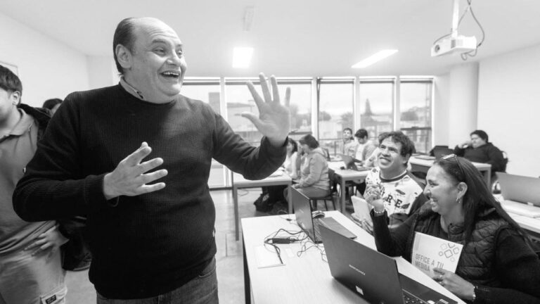 Entrega de material didáctico adaptado para el taller Office a tu Medida en el Nodo Tecnológico de Catamarca