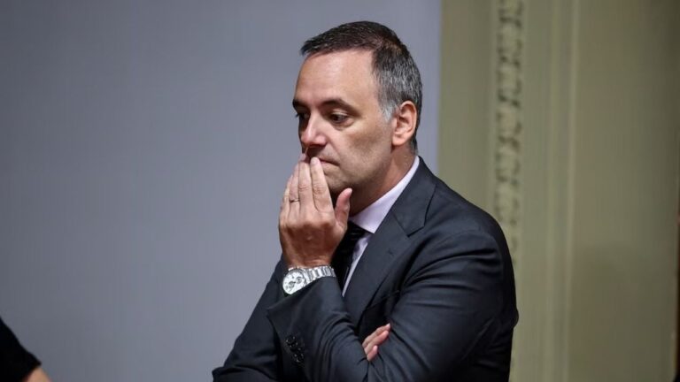 Manuel Adorni, vocero presidencial, en conferencia de prensa.