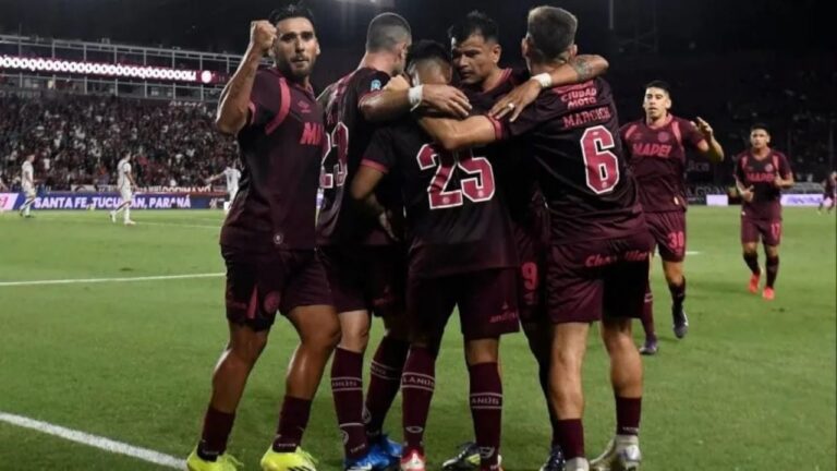 Estadio Néstor Díaz Pérez durante el partido Lanús vs Liga de Quito