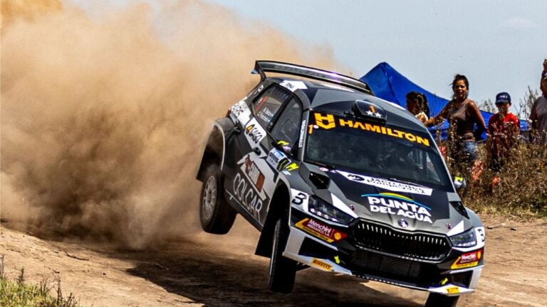 Vista aérea de los caminos serranos de Mina Clavero, escenario del Rally Argentino y Sudamericano.