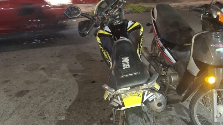Calle Esquiú en Catamarca, donde se reportó el estacionamiento de motos