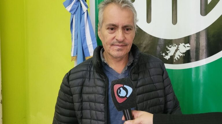 Ricardo Arévalo, secretario general de ATE Catamarca, en conferencia de prensa