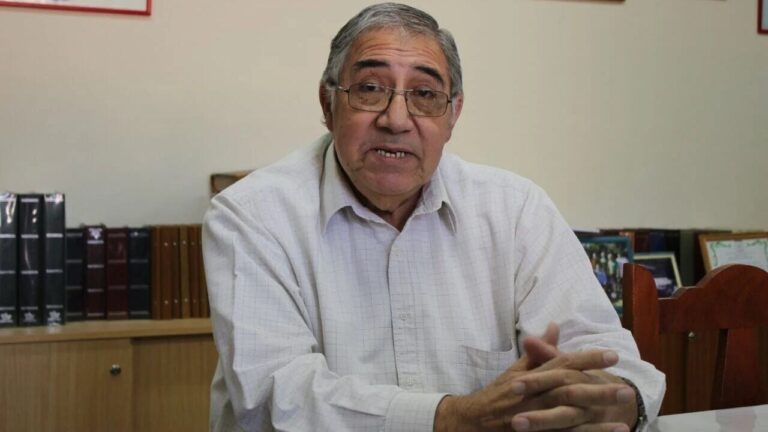 Roberto González, secretario general del Centro de Empleados de Comercio de Catamarca, en una entrevista radial
