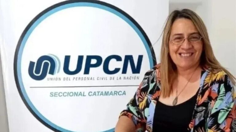 Claudia Espeche, secretaria general de UPCN Catamarca, durante una entrevista radial.