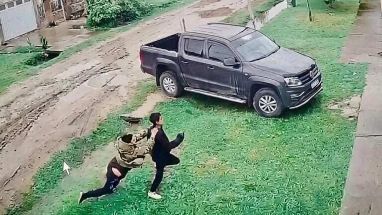 Vecinos reducen a delincuente en la vía pública durante un intento de robo en Santa Fe