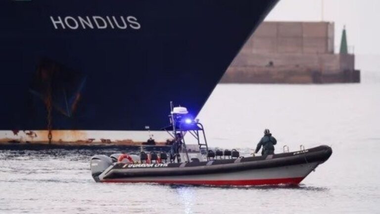 Crucero MV Hondius durante operativo de evacuación por brote de hantavirus