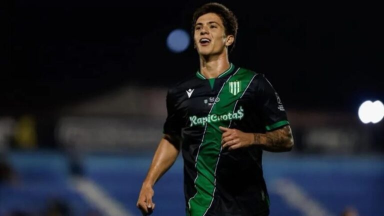 Partido de fútbol entre Banfield y San Martín de Tucumán por la Copa Argentina