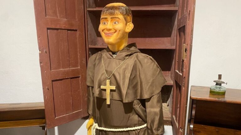Representación interactiva de Fray Mamerto Esquiú con inteligencia artificial en el Convento San Francisco
