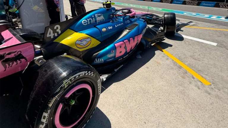 Franco Colapinto en el box de Alpine durante el GP de Canadá