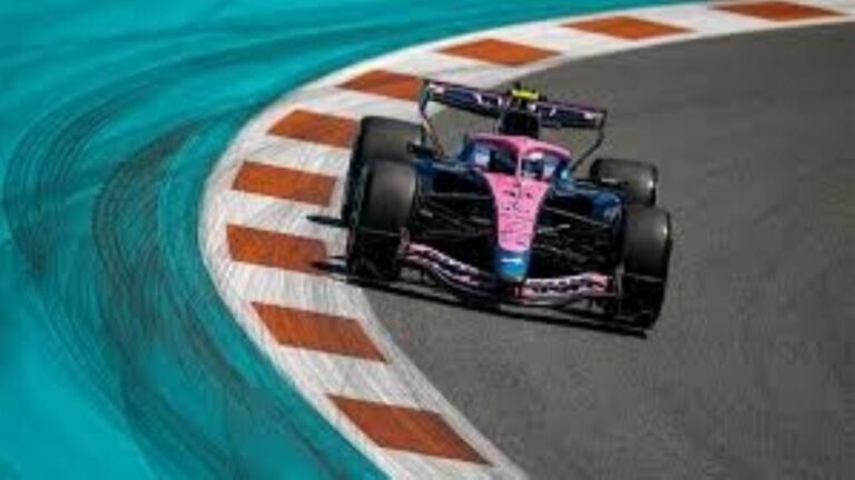 Franco Colapinto durante la carrera sprint del Gran Premio de Miami de Fórmula 1