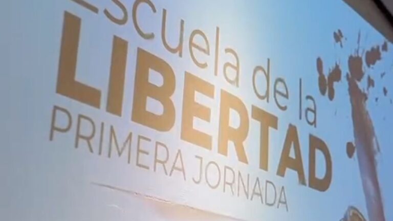 Sede partidaria de La Libertad Avanza en Catamarca durante el lanzamiento de la Escuela de la Libertad