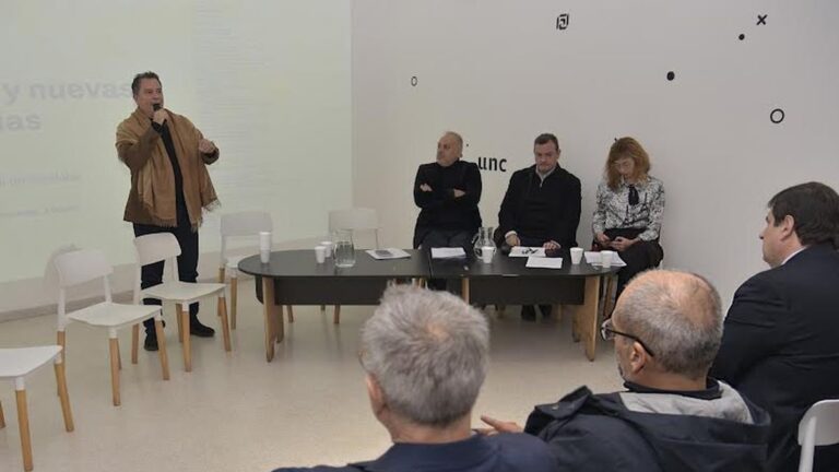 Ministro Fidel Sáenz durante las III Jornadas del Laboratorio del Hábitat Argentino en Córdoba