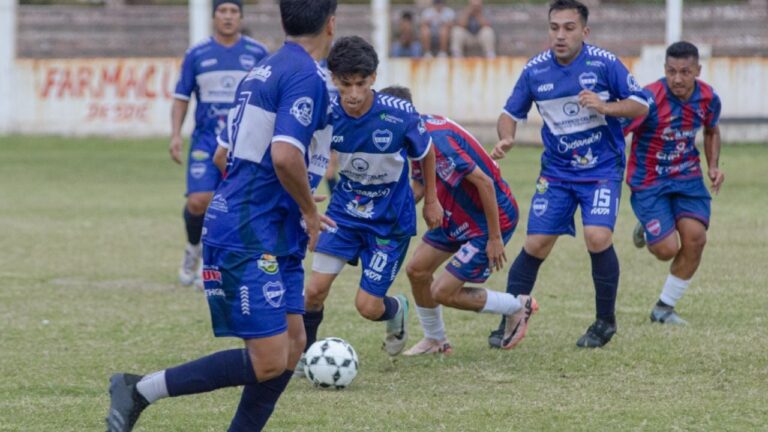 Partido de fútbol entre Social Rojas y Obreros de San Isidro en Catamarca