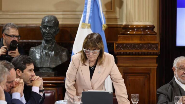 Patricia Bullrich en declaraciones televisivas pidiendo transparencia a Manuel Adorni