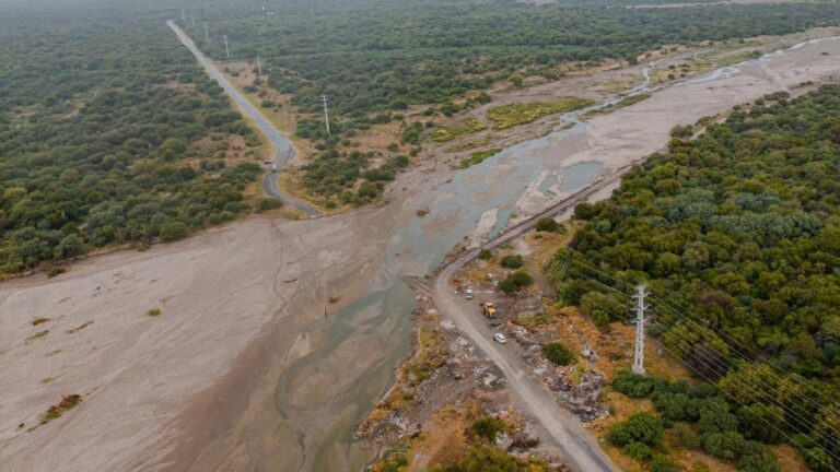 Firma del contrato para la construcción del puente en El Pantanillo, Catamarca
