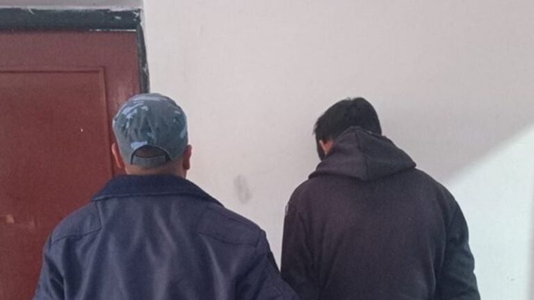 Policía de Catamarca realizando un operativo