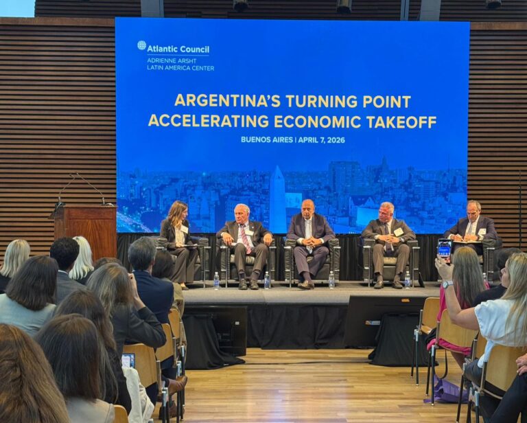 Vicegobernador Rubén Dusso en panel del Atlantic Council