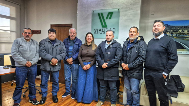 Reunión entre la intendenta Susana Zenteno y autoridades de Vialidad Provincial