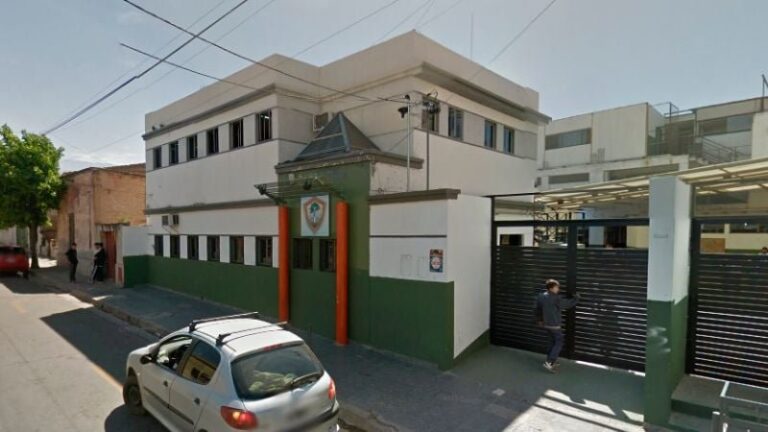 Imagen ilustrativa de un aula escolar vacía en Catamarca