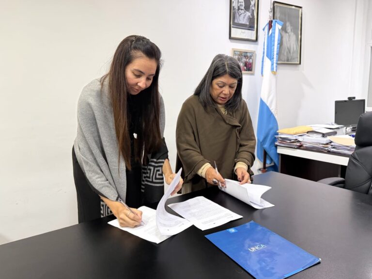Firma de convenio entre Ministerio de Salud y Facultad de Ciencias de la Salud en Catamarca