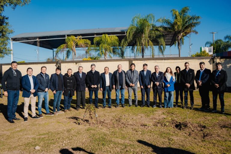 Reunión del gobernador Raúl Jalil con intendentes del Este en Tapso
