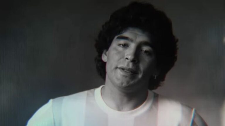 Imagen de Diego Maradona generada por inteligencia artificial en publicidad de apuestas