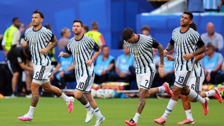 Jugadores de la Selección Argentina durante el partido contra Cabo Verde por el Mundial 2026