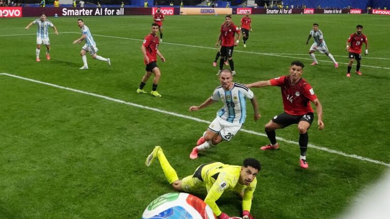 Jugadores de la Selección argentina celebrando el triunfo 3-2 ante Egipto en el Mundial 2026 en Atlanta