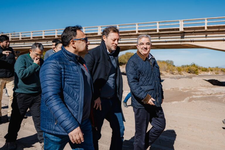 Puente La Puntilla en Belén durante recorrido de autoridades