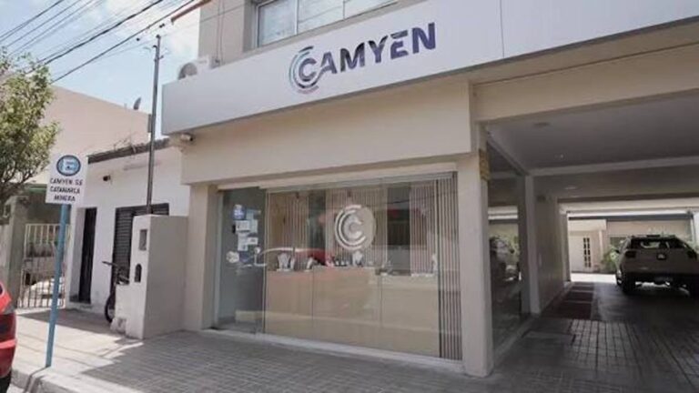 Fachada del edificio del Senado de Catamarca