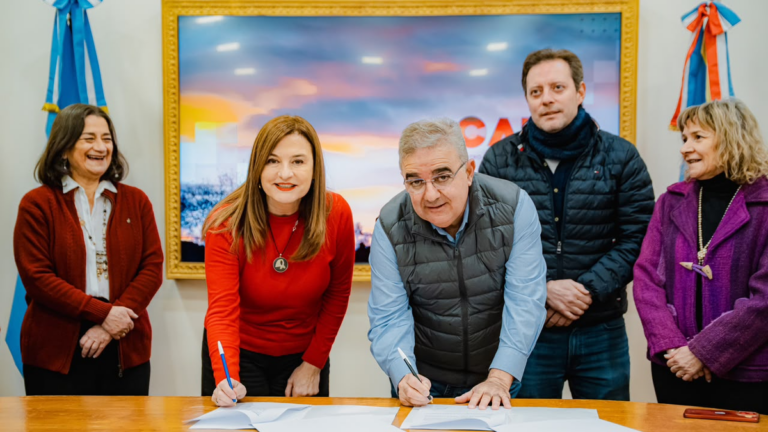 Firma de convenio entre autoridades de Catamarca y Buenos Aires sobre políticas de género