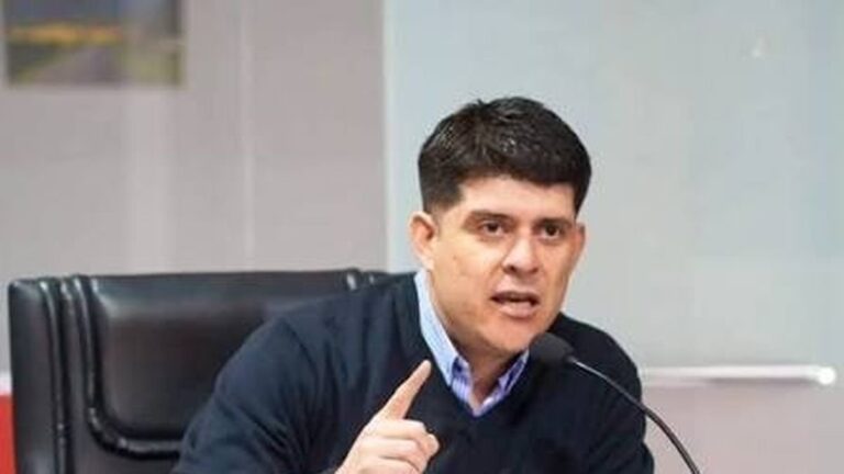 Concejal Gerónimo Cabrera durante declaraciones sobre obra de cloacas en Valle Viejo