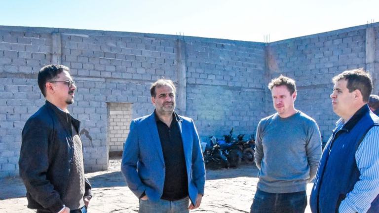Ministro Luis Castro en visita a obras de planta de reciclado de vehículos en Parque Industrial El Pantanillo