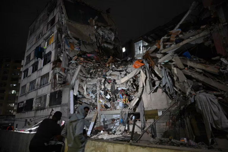 Edificios derrumbados en Caracas tras terremotos de magnitud 7,2 y 7,5