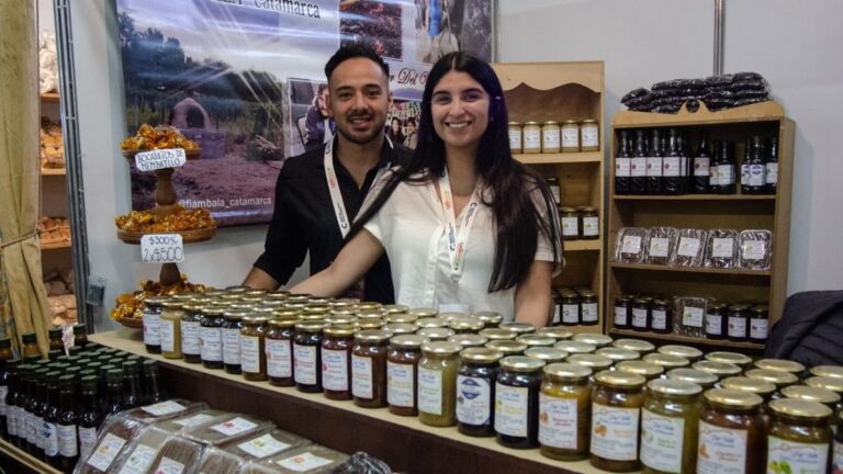 Productos regionales de Catamarca en la Fiesta del Poncho 2025