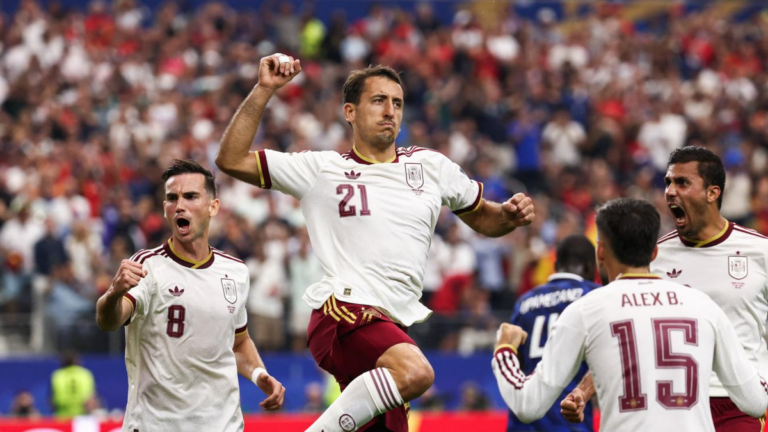 Jugadores españoles celebrando el gol de Pedro Porro ante Francia en la semifinal del Mundial 2026
