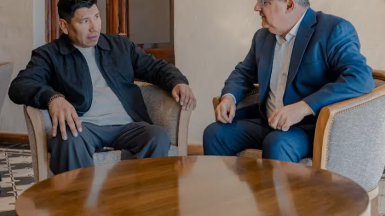Reunión entre el gobernador Raúl Jalil y el intendente Raúl Úsqueda en Fiambalá