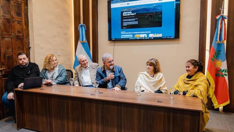 Acto de lanzamiento de la plataforma web Ruta del Telar en Casa de Gobierno de Catamarca