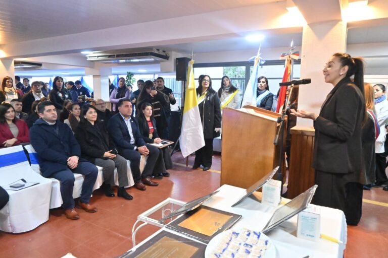 Autoridades y trabajadores del Hospital San Juan Bautista durante la celebración del día del santo patrono