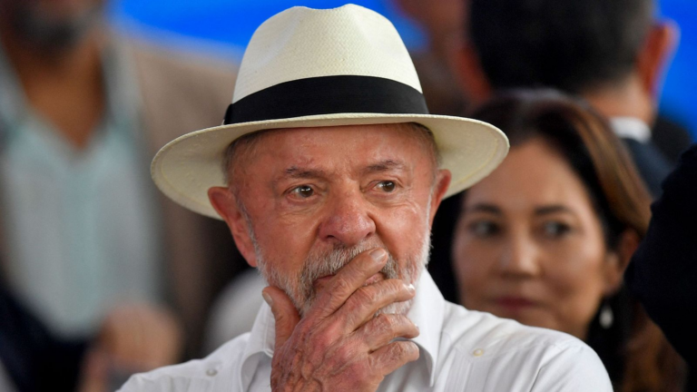 Presidentes Lula da Silva y Javier Milei en fotografía de archivo