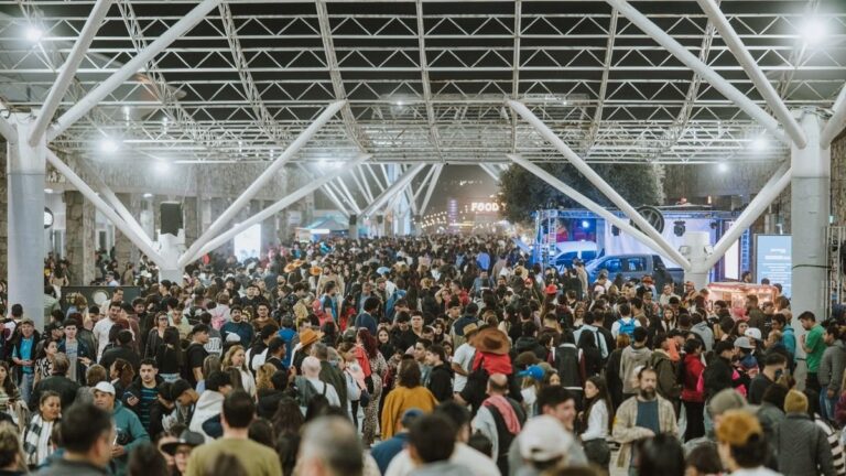 Visitantes en la Fiesta del Poncho en Catamarca