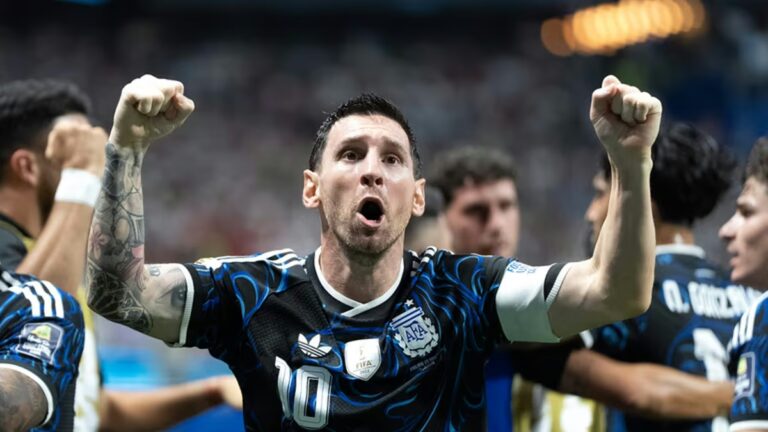 Lionel Messi celebrando la clasificación de Argentina a la final del Mundial 2026