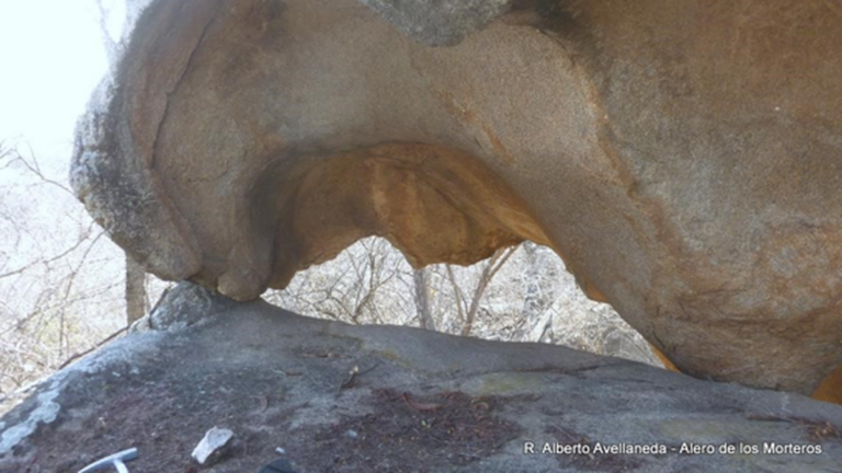 Pictografías de llamas en el Alero de los Morteros, Cultura Aguada, departamento Ancasti