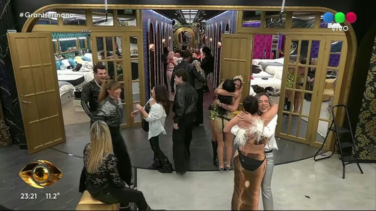 Participantes de Gran Hermano reunidos en la casa
