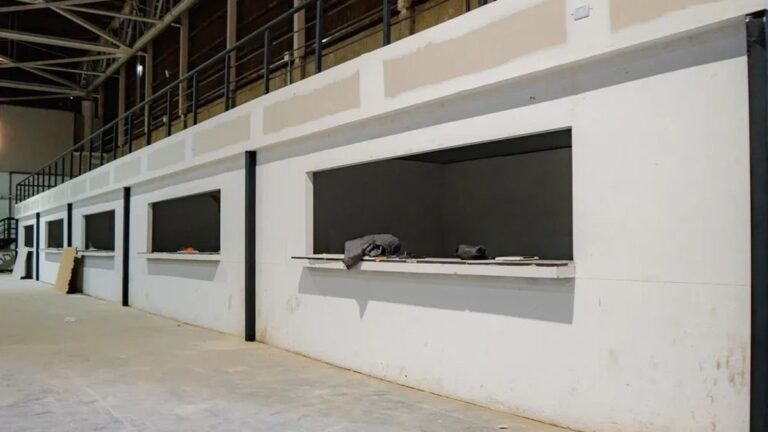 Vista del Predio Ferial de Catamarca con instalación de fibra óptica