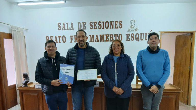 Entrega de Declaración N° 009/2026 a Gabriel Galli por producción de Piparras en Andalgalá
