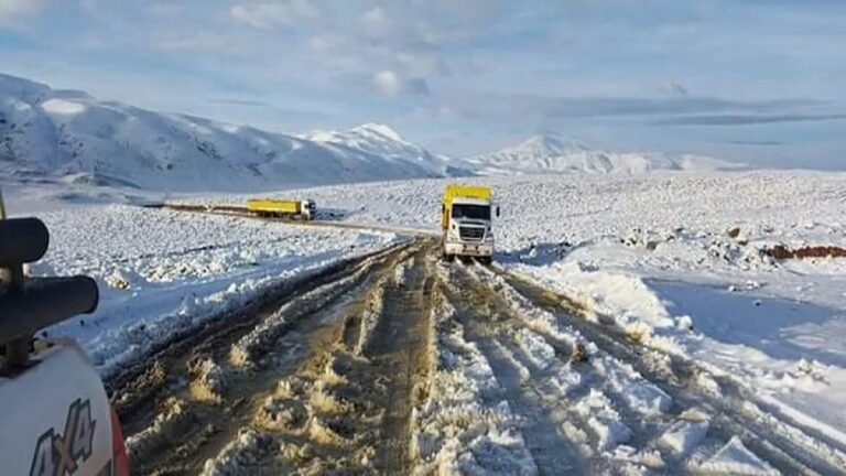 Trabajadores mineros varados en la puna por nevadas