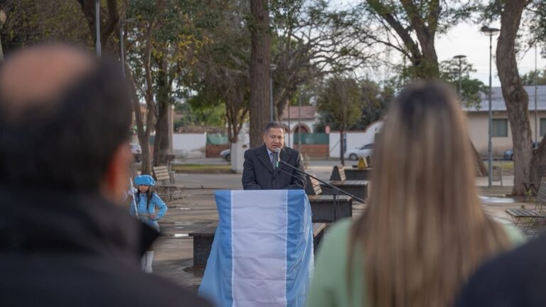 Acto por el 210° aniversario de la Independencia en la Plaza General San Martín de San Isidro, Valle Viejo