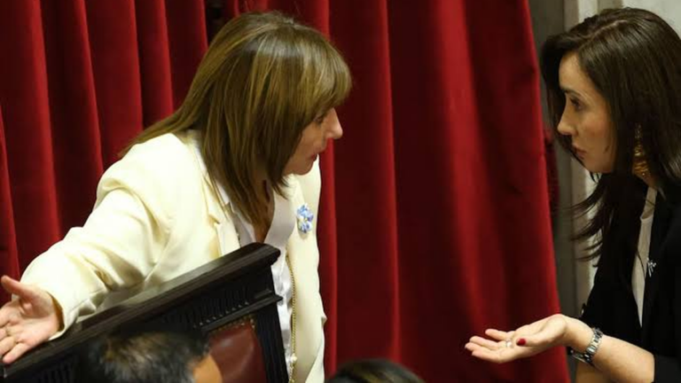 Victoria Villarruel y Patricia Bullrich en el Senado