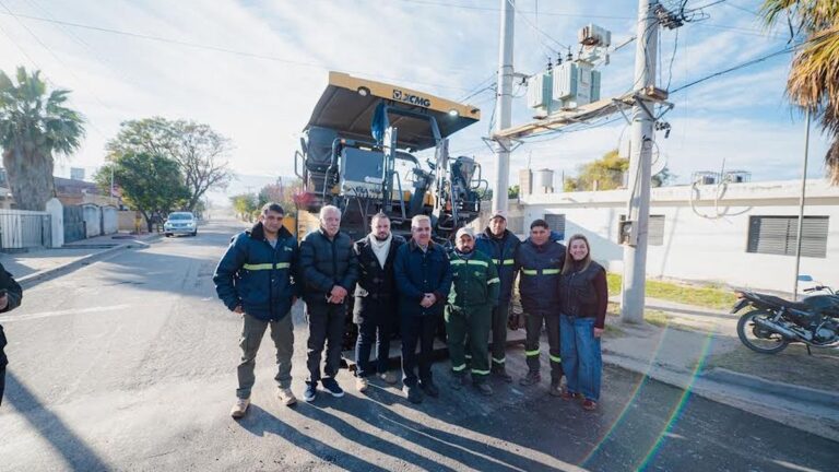 Recorrida de obras de pavimentación en Valle Viejo